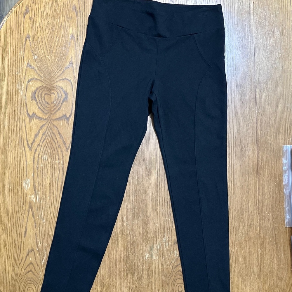 VICINITY BRAND BLACK LEGGINGS 
SIZE MEDIUM - Picture 3 of 10